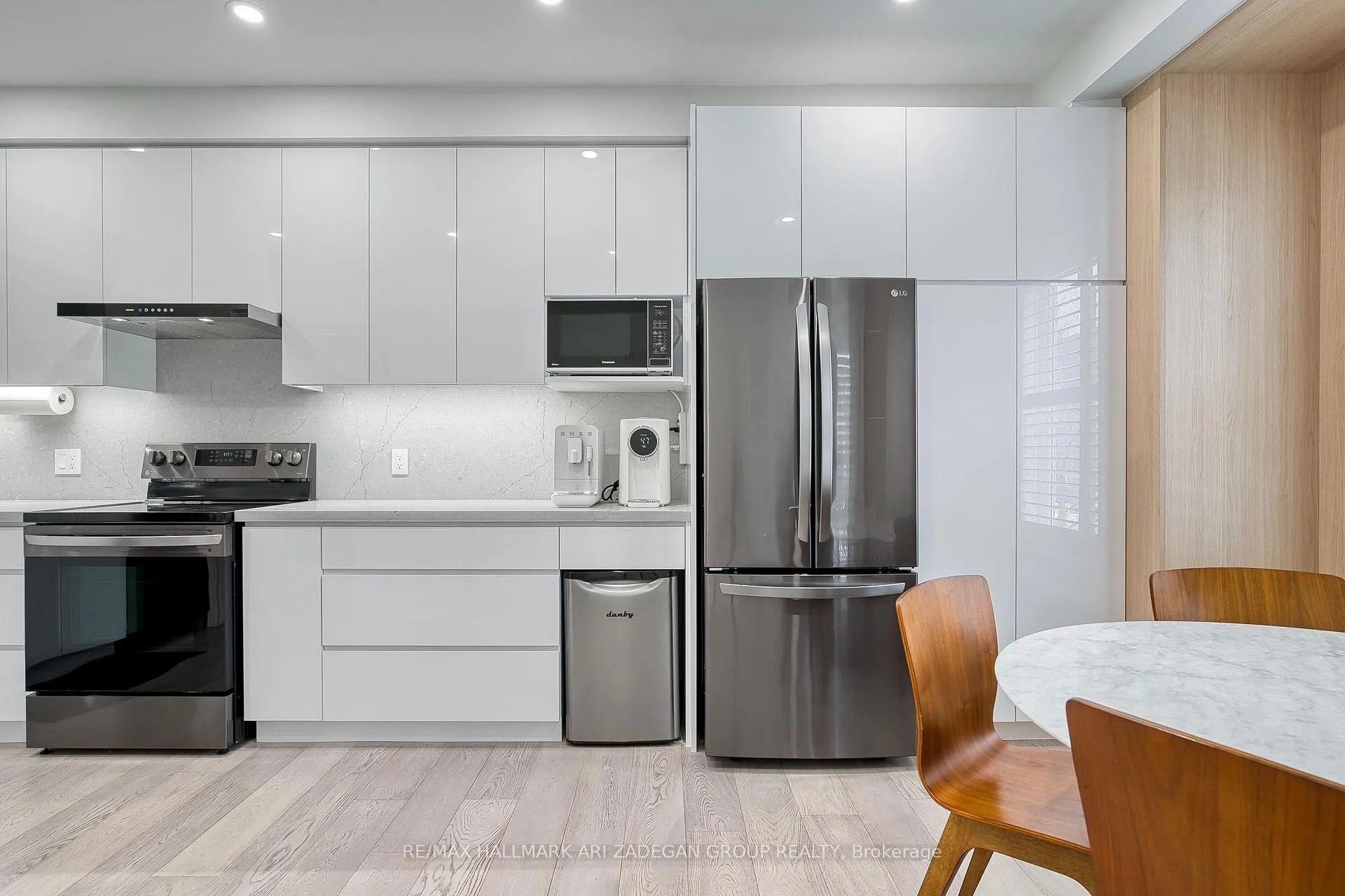 Photo 9 of 38 Orchid Road, Markham, Commerce Valley — HOMEH