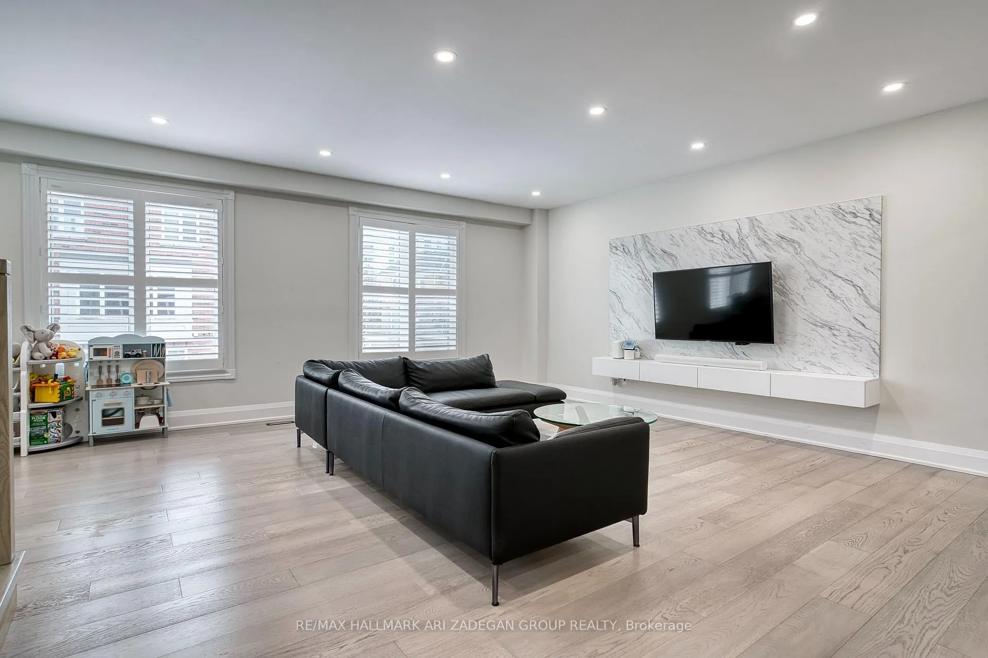 Photo 14 of 38 Orchid Road, Markham, Commerce Valley — HOMEH