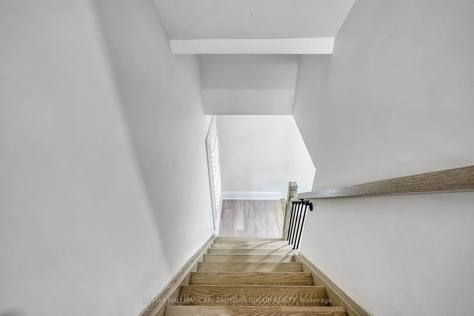 Photo 32 of 38 Orchid Road, Markham, Commerce Valley — HOMEH
