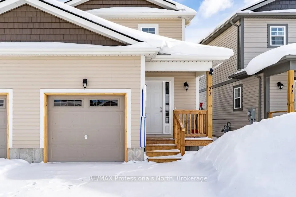 Photo 2 of 13 McConnell Crescent, Bracebridge, Macaulay — HOMEH