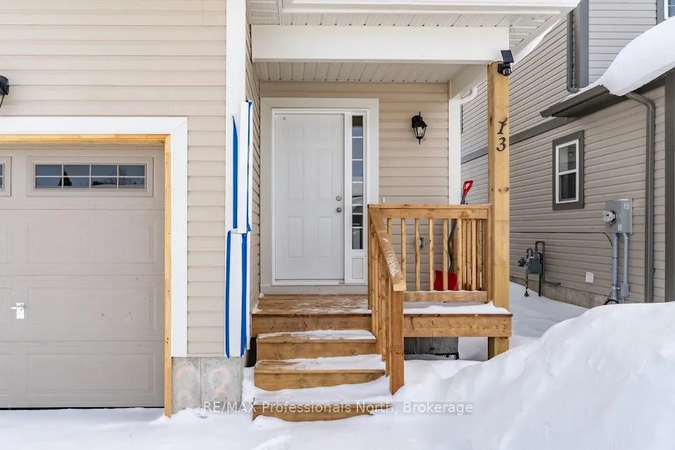 Photo 3 of 13 McConnell Crescent, Bracebridge, Macaulay — HOMEH