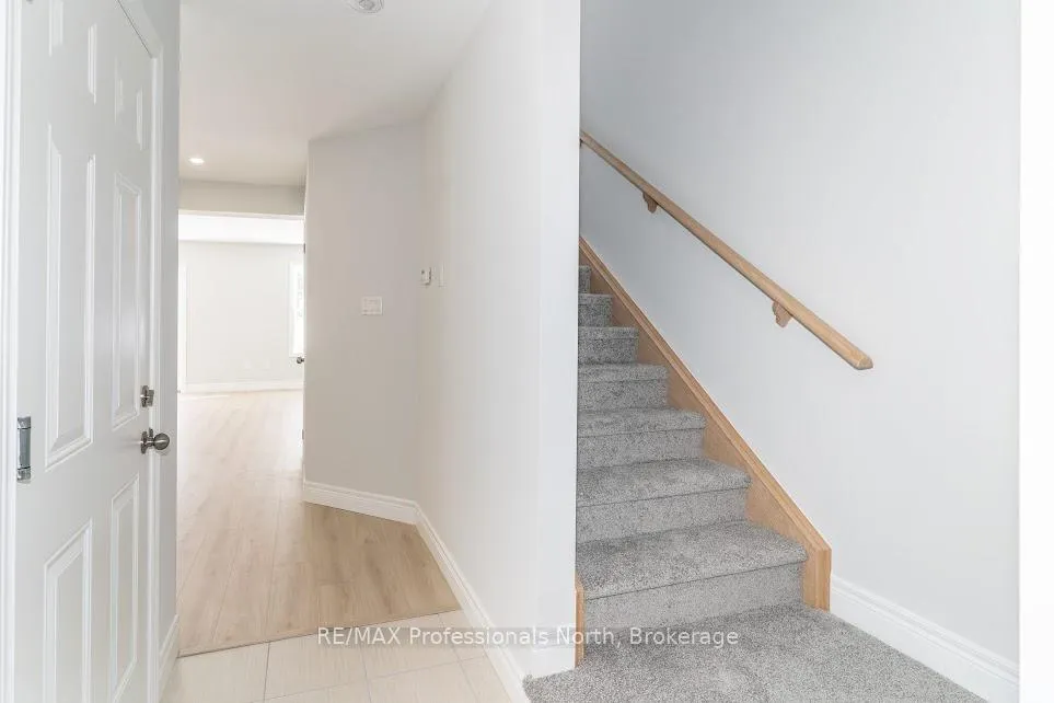 Photo 5 of 13 McConnell Crescent, Bracebridge, Macaulay — HOMEH
