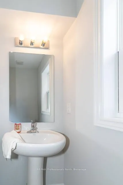 Photo 12 of 13 McConnell Crescent, Bracebridge, Macaulay — HOMEH