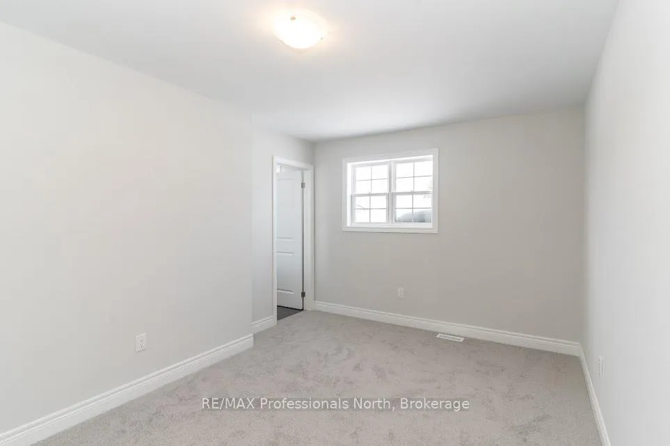 Photo 14 of 13 McConnell Crescent, Bracebridge, Macaulay — HOMEH