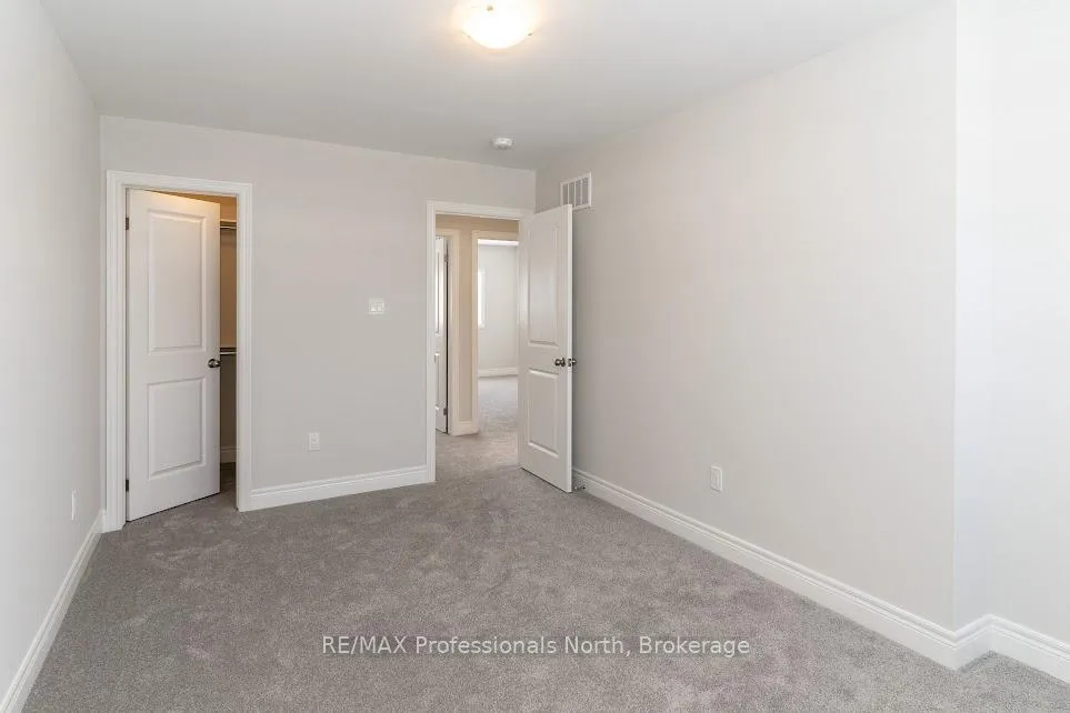 Photo 16 of 13 McConnell Crescent, Bracebridge, Macaulay — HOMEH