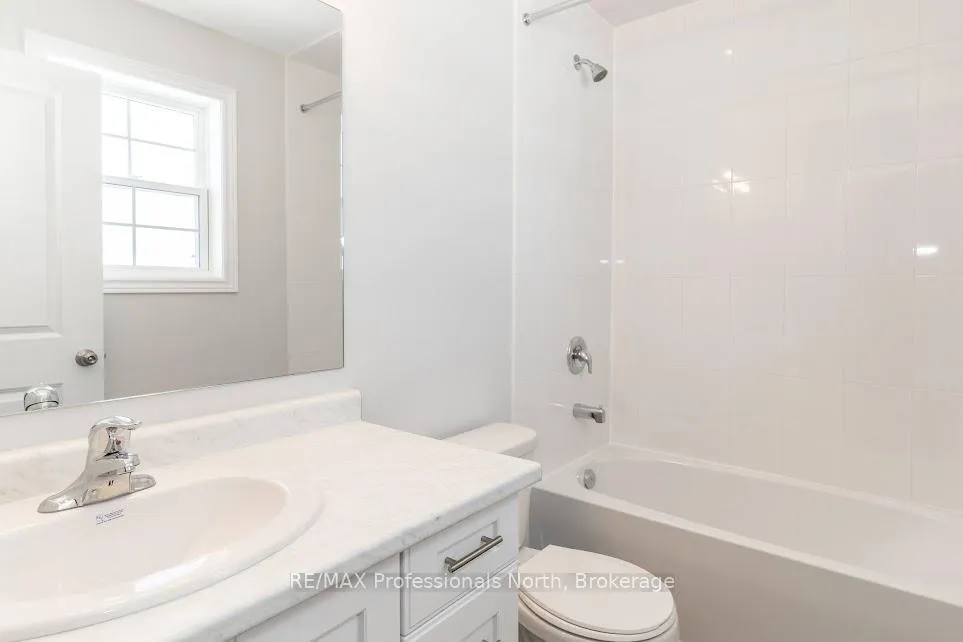 Photo 17 of 13 McConnell Crescent, Bracebridge, Macaulay — HOMEH