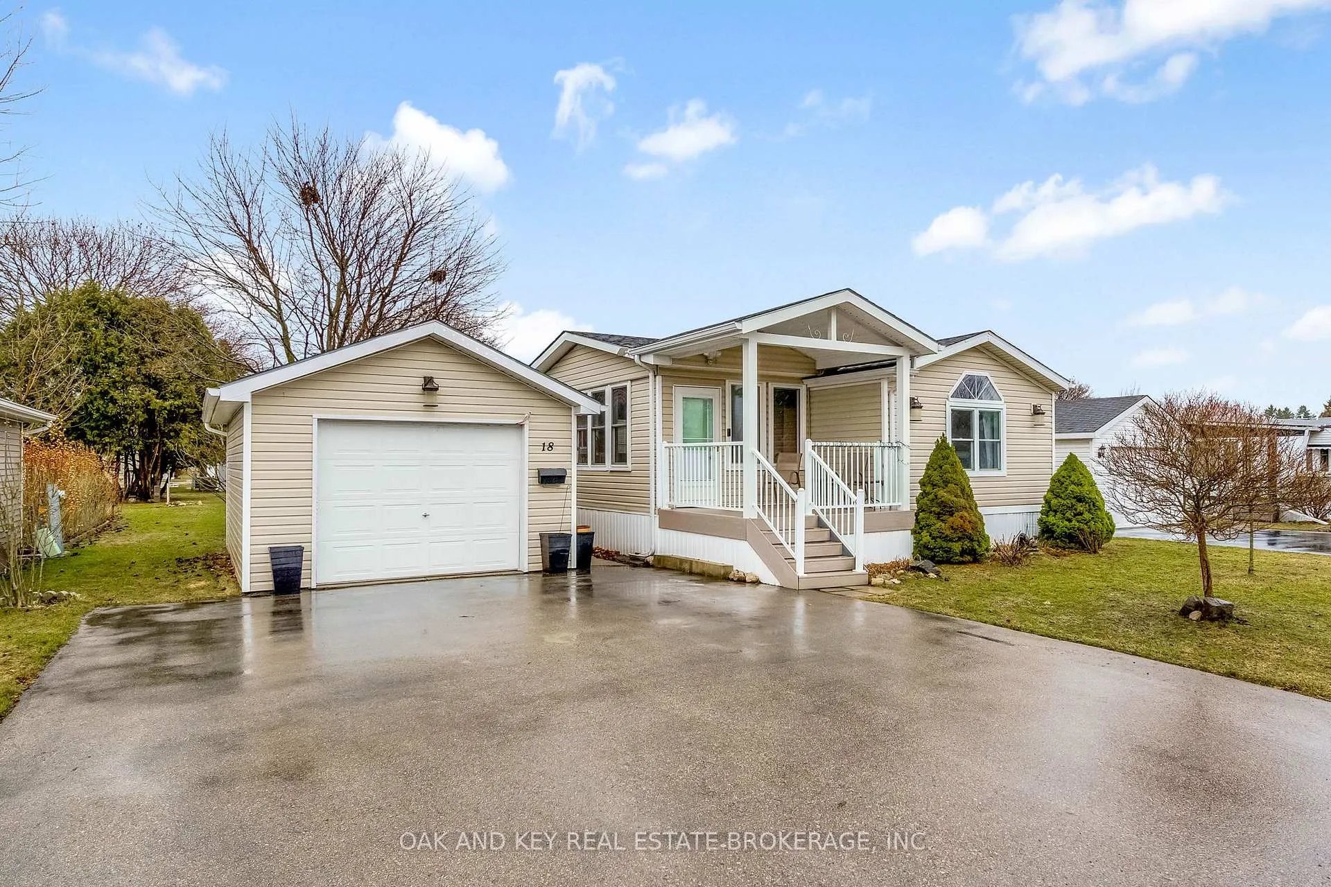 Photo 1 of 18 George Street, Strathroy-Caradoc, SE — HOMEH