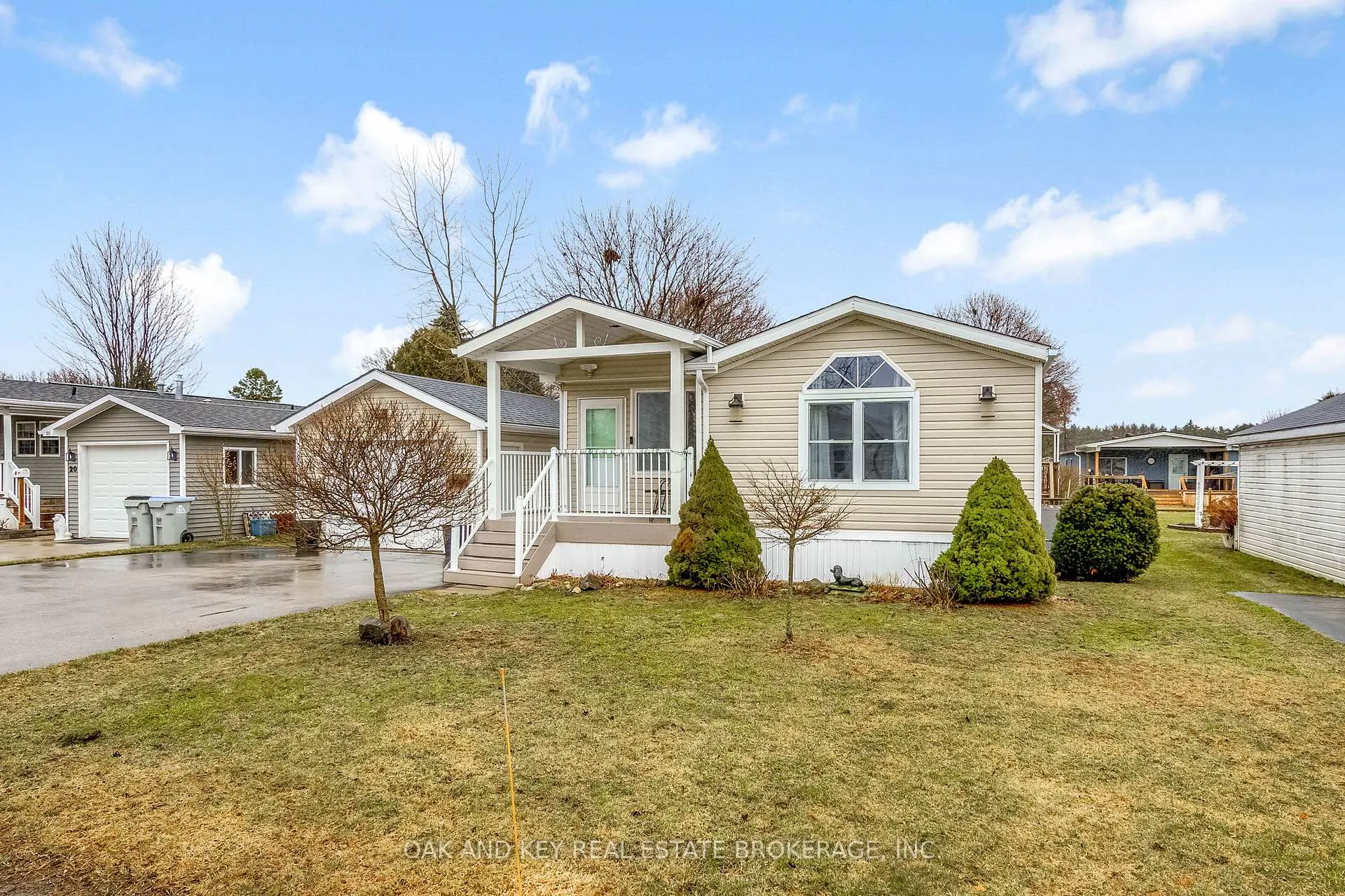Photo 2 of 18 George Street, Strathroy-Caradoc, SE — HOMEH