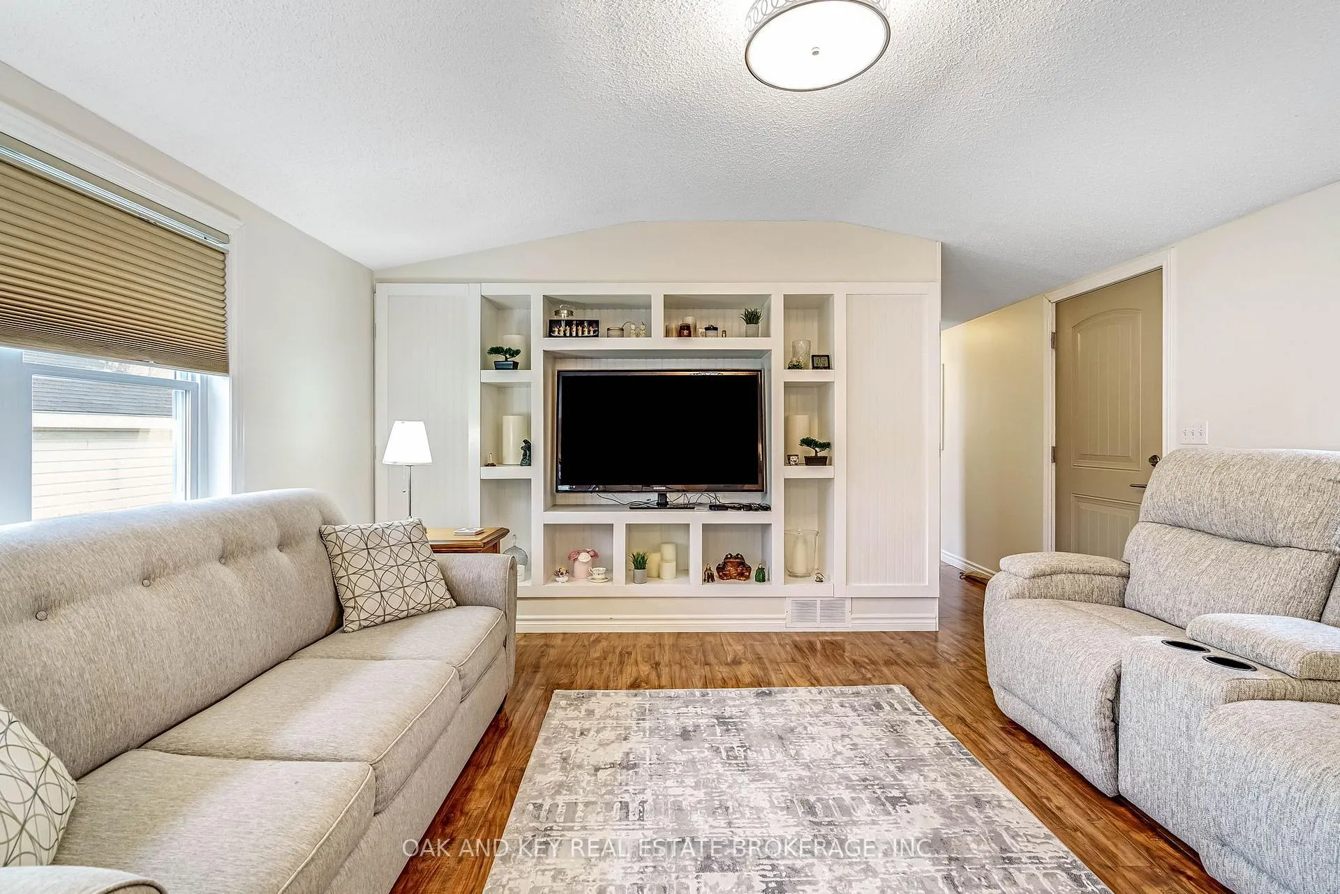 Photo 12 of 18 George Street, Strathroy-Caradoc, SE — HOMEH