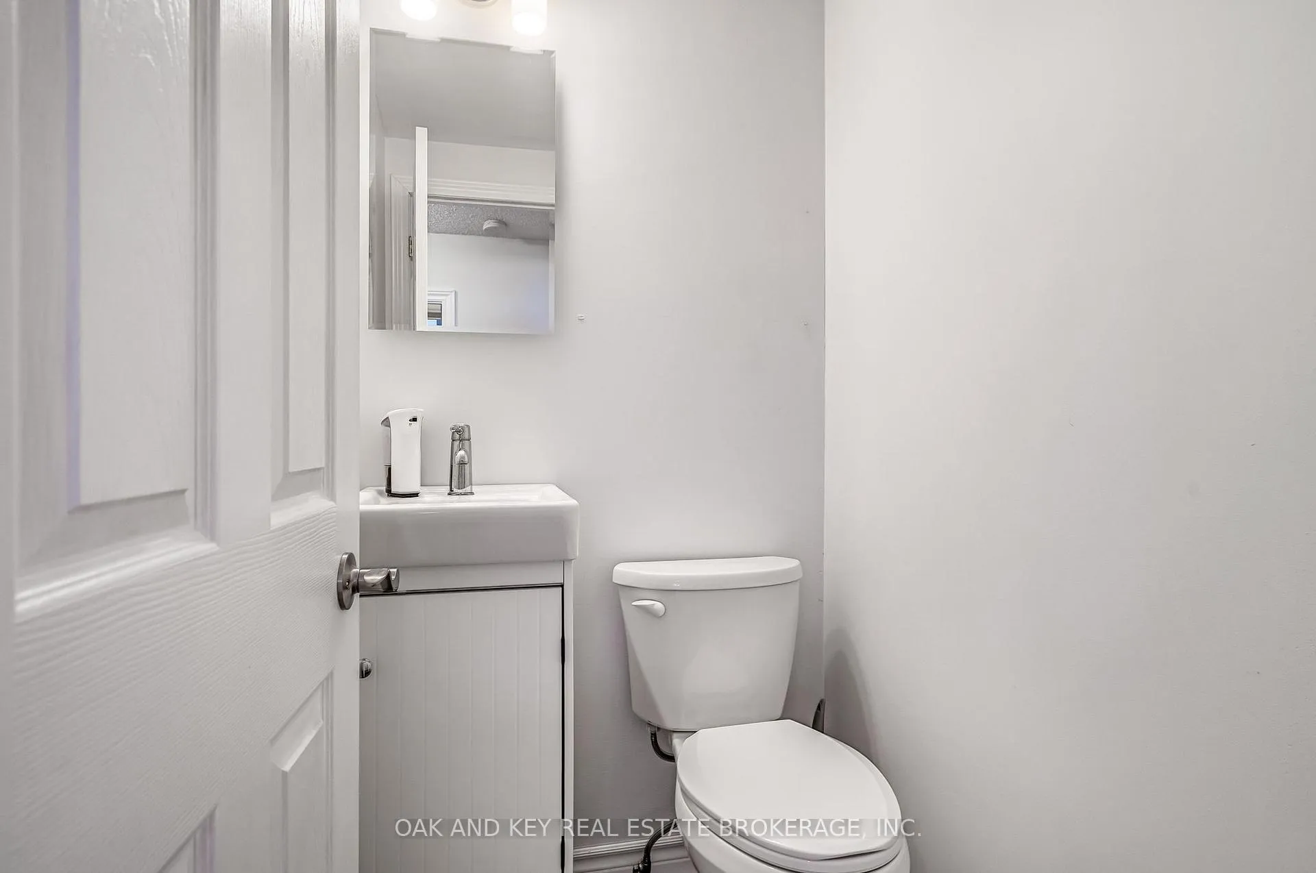 Photo 35 of 18 George Street, Strathroy-Caradoc, SE — HOMEH