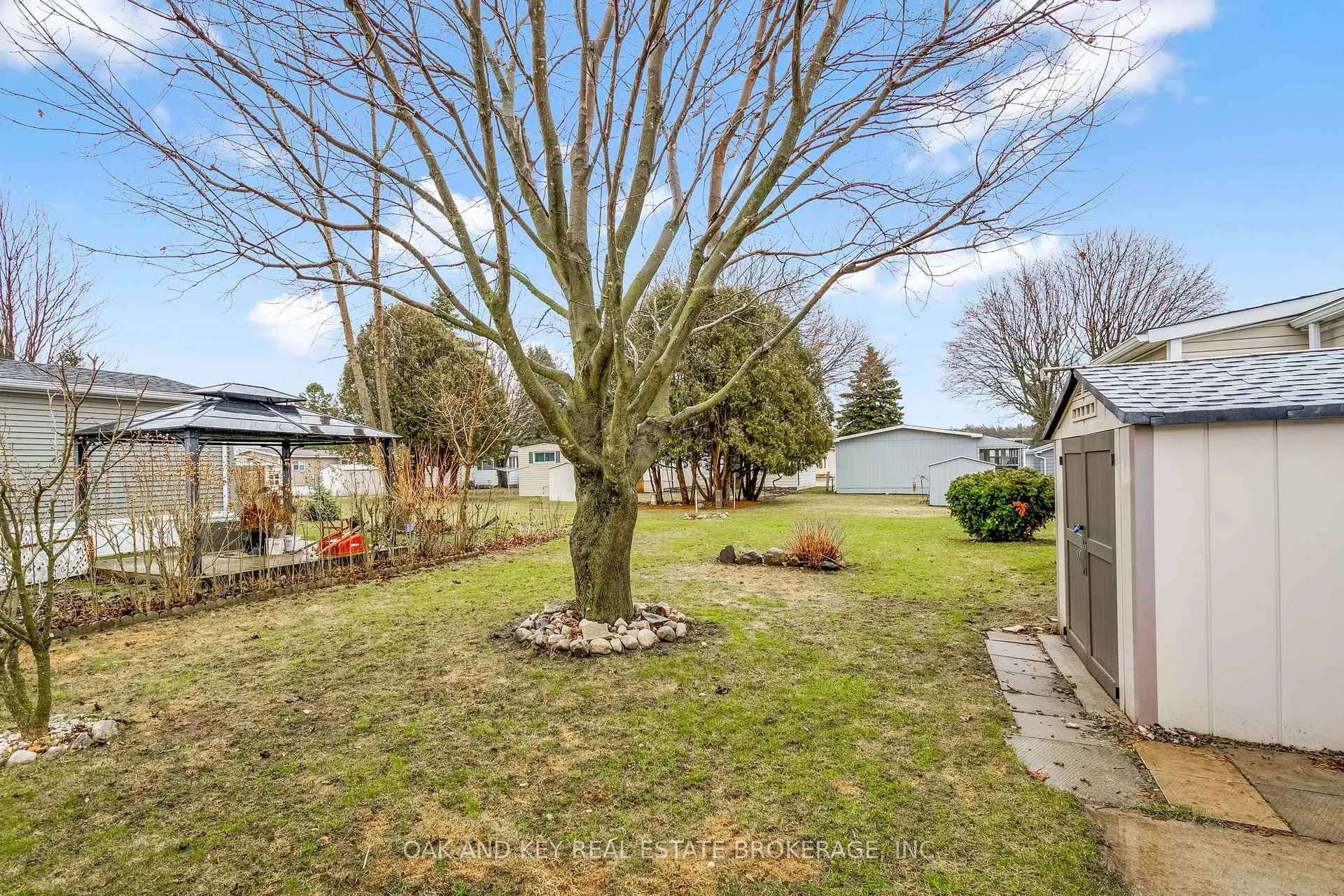 Photo 38 of 18 George Street, Strathroy-Caradoc, SE — HOMEH