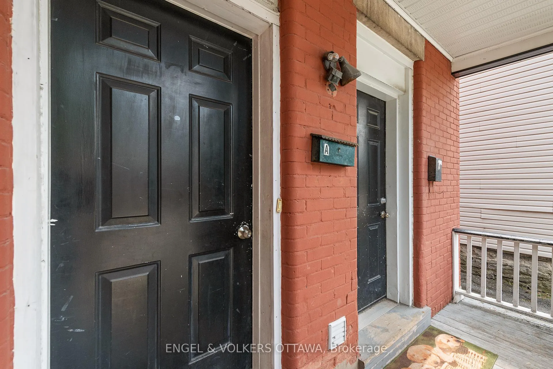 Photo 2 of 176 Arlington Avenue, Ottawa, Ottawa Centre — HOMEH