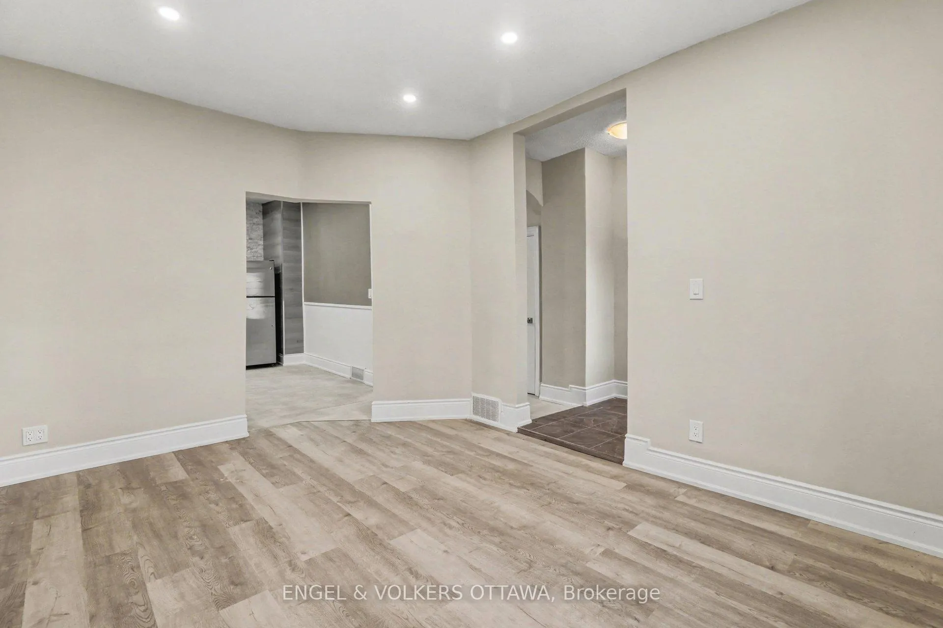 Photo 4 of 176 Arlington Avenue, Ottawa, Ottawa Centre — HOMEH