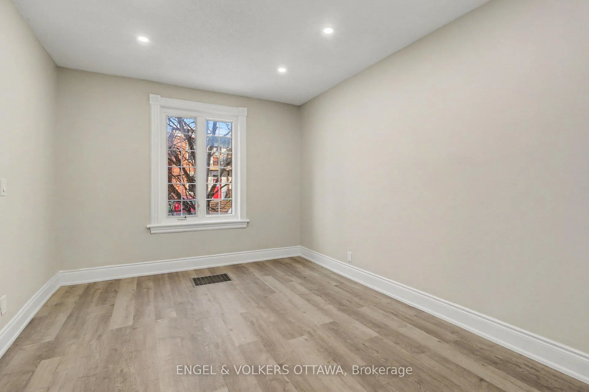 Photo 7 of 176 Arlington Avenue, Ottawa, Ottawa Centre — HOMEH