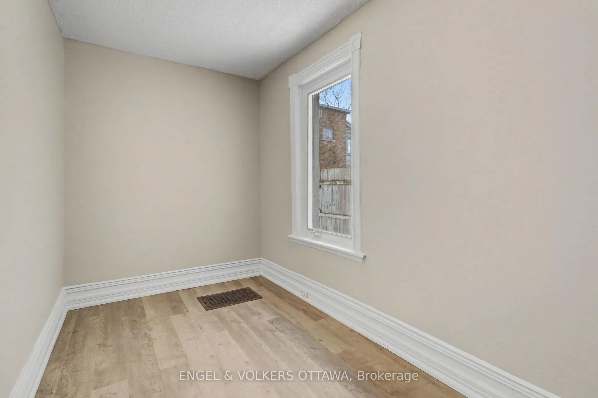 Photo 9 of 176 Arlington Avenue, Ottawa, Ottawa Centre — HOMEH