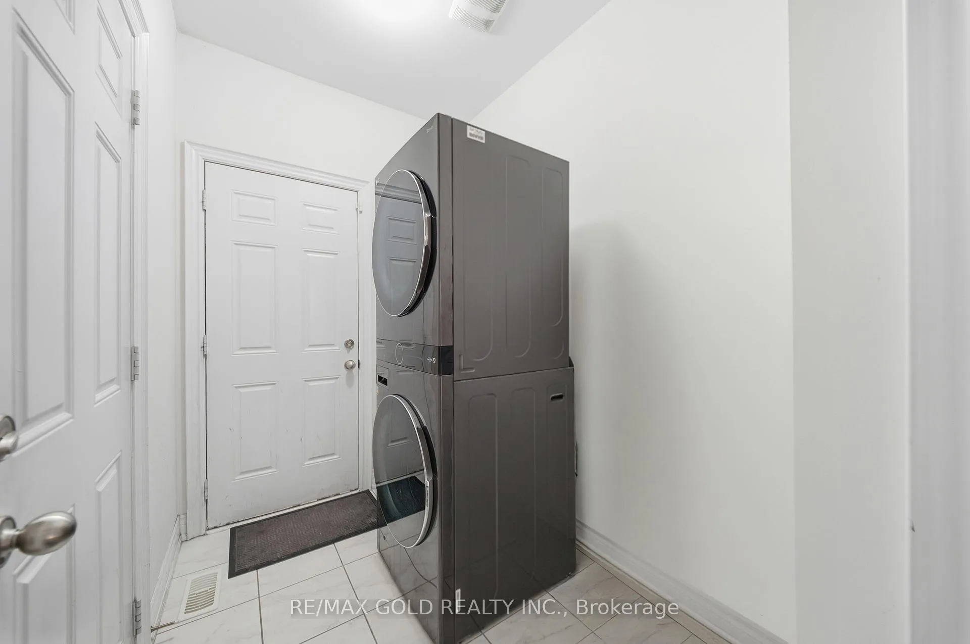 Photo 49 of 19 Portside Crescent, Brampton, Sandringham-Wellington — HOMEH