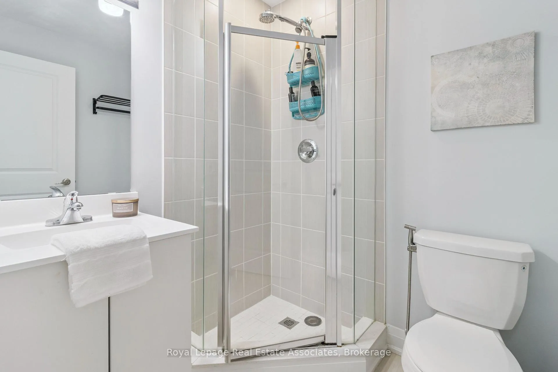 Photo 9 of Unit D203, 5289 Highway 7, Vaughan, Vaughan Grove — HOMEH