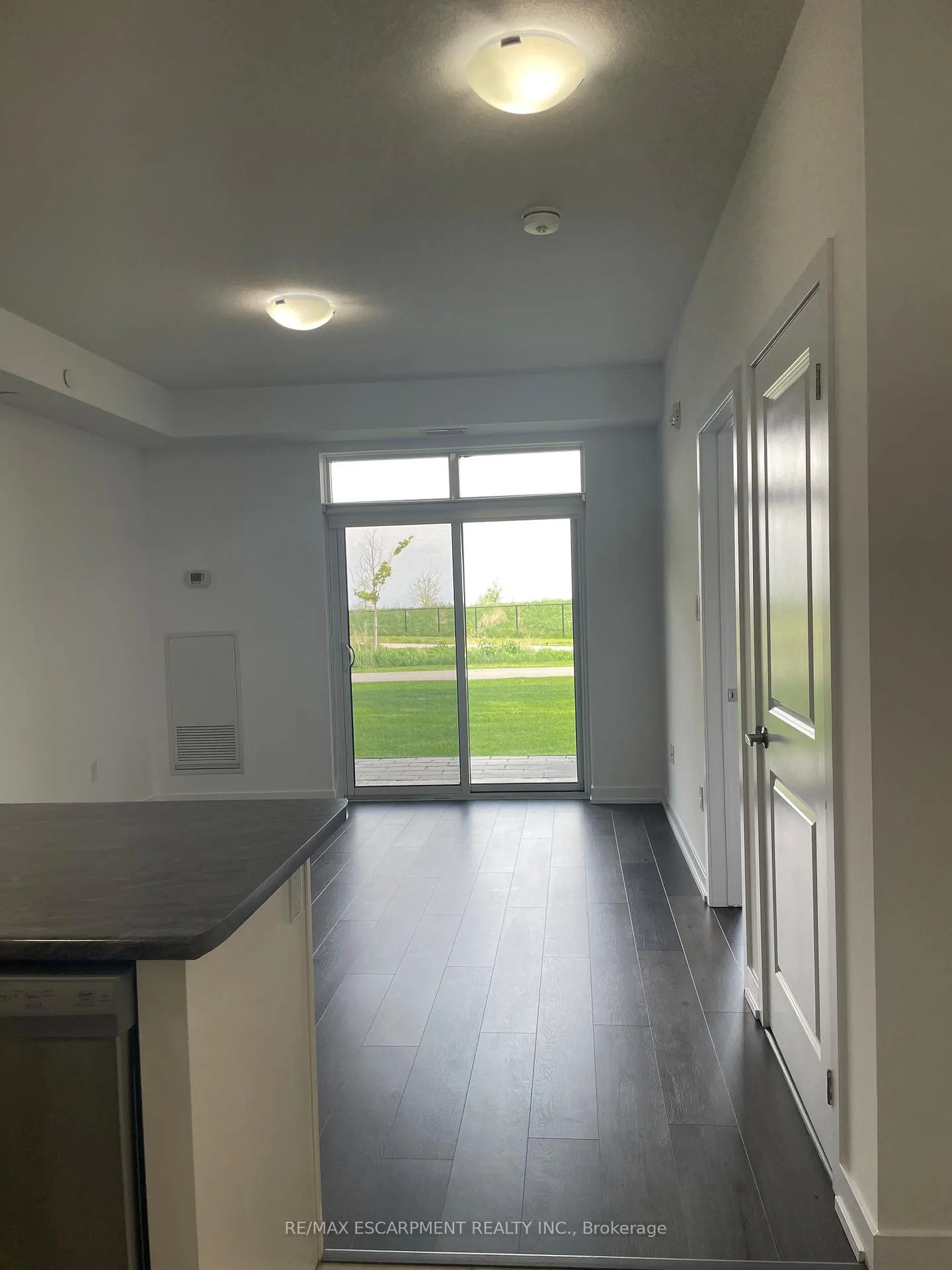 Photo 13 of Unit 107, 101 Shoreview Place, Hamilton, Lakeshore — HOMEH