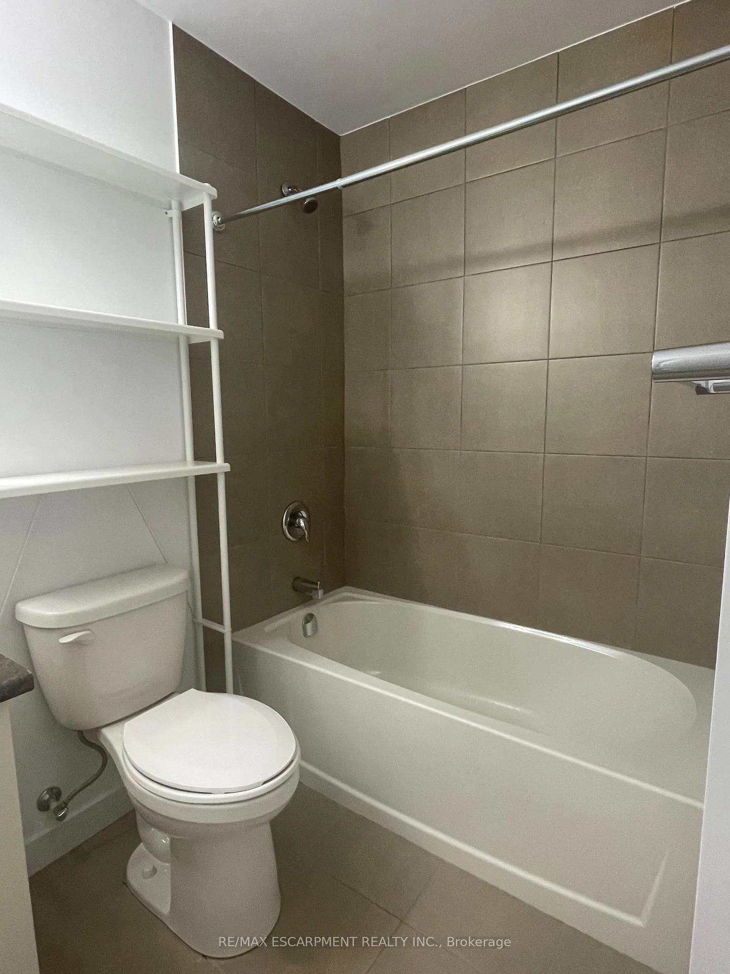 Photo 17 of Unit 107, 101 Shoreview Place, Hamilton, Lakeshore — HOMEH