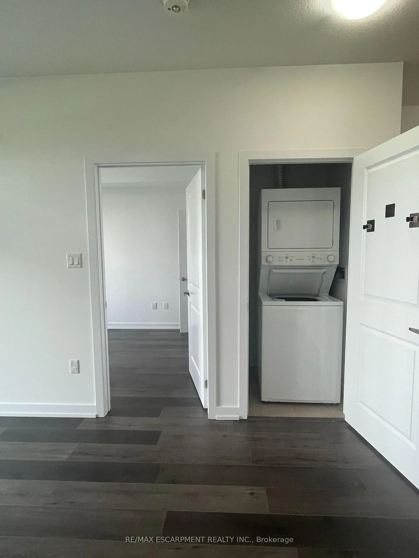 Photo 18 of Unit 107, 101 Shoreview Place, Hamilton, Lakeshore — HOMEH