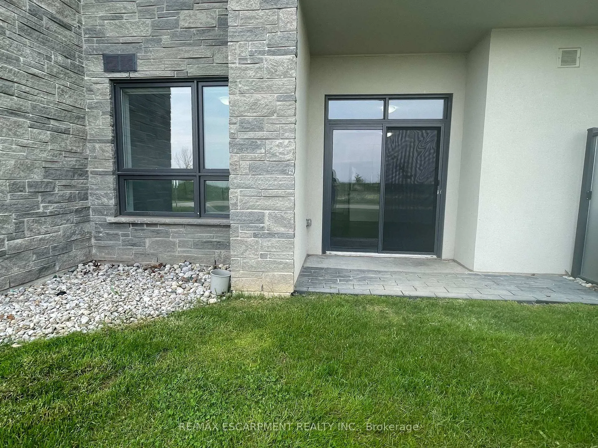 Photo 25 of Unit 107, 101 Shoreview Place, Hamilton, Lakeshore — HOMEH