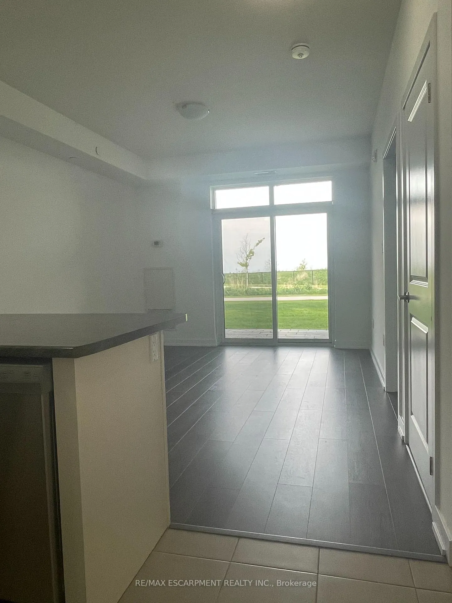 Photo 27 of Unit 107, 101 Shoreview Place, Hamilton, Lakeshore — HOMEH