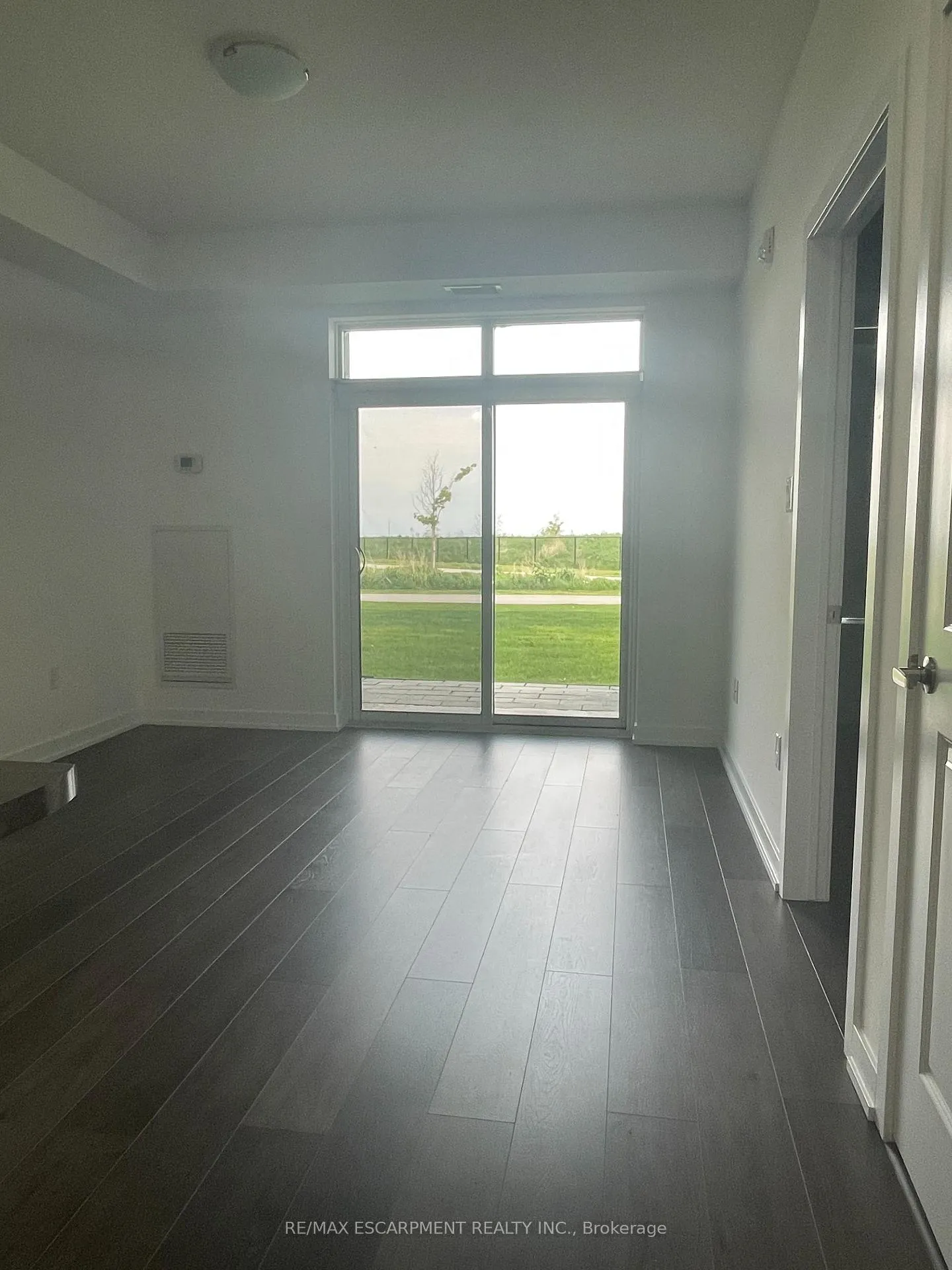 Photo 29 of Unit 107, 101 Shoreview Place, Hamilton, Lakeshore — HOMEH