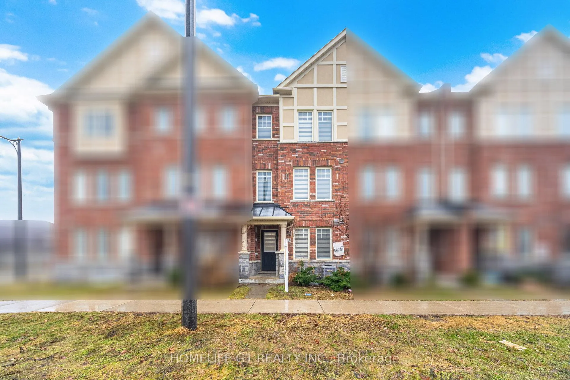 Photo 2 of 223 Inspire Boulevard, Brampton, Sandringham-Wellington North — HOMEH