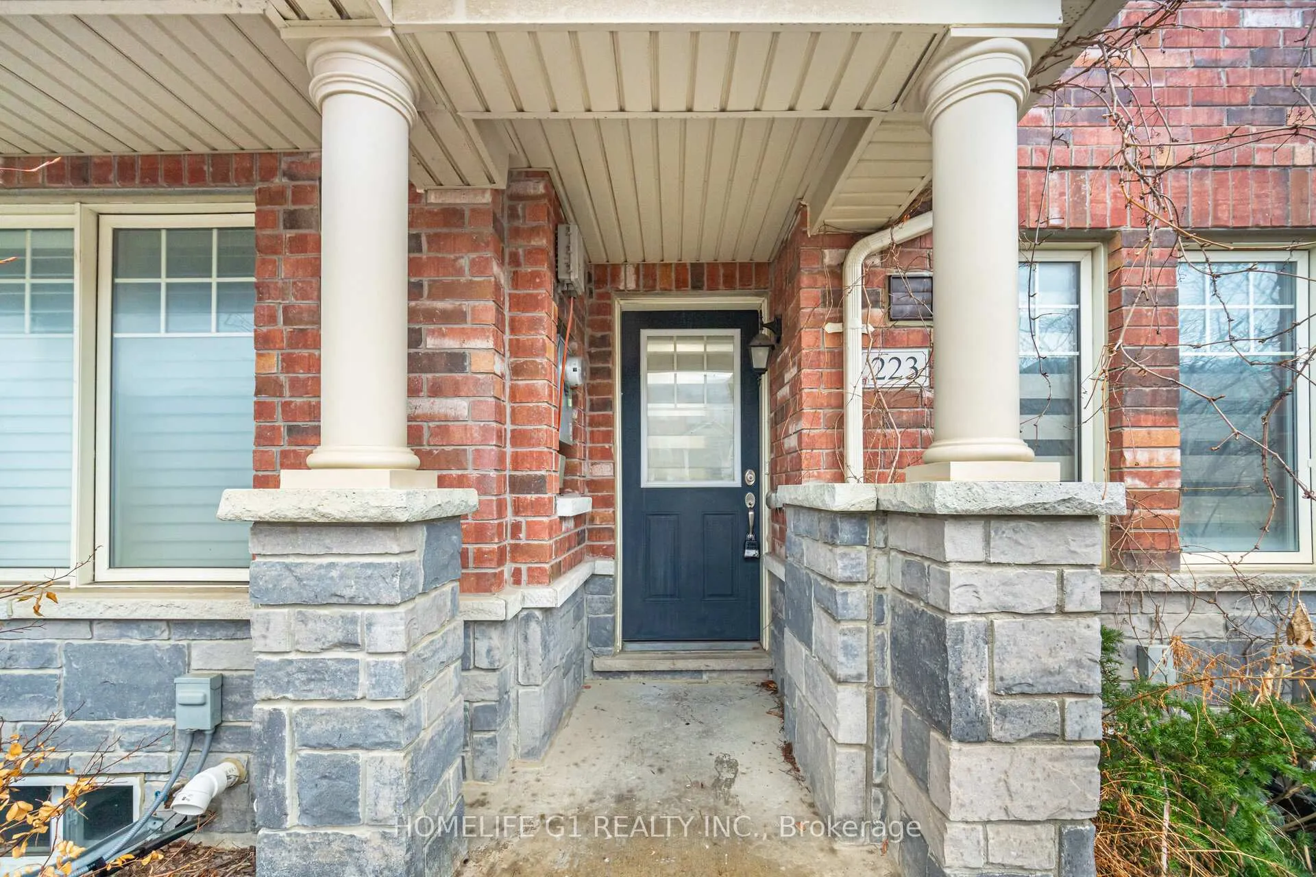 Photo 3 of 223 Inspire Boulevard, Brampton, Sandringham-Wellington North — HOMEH