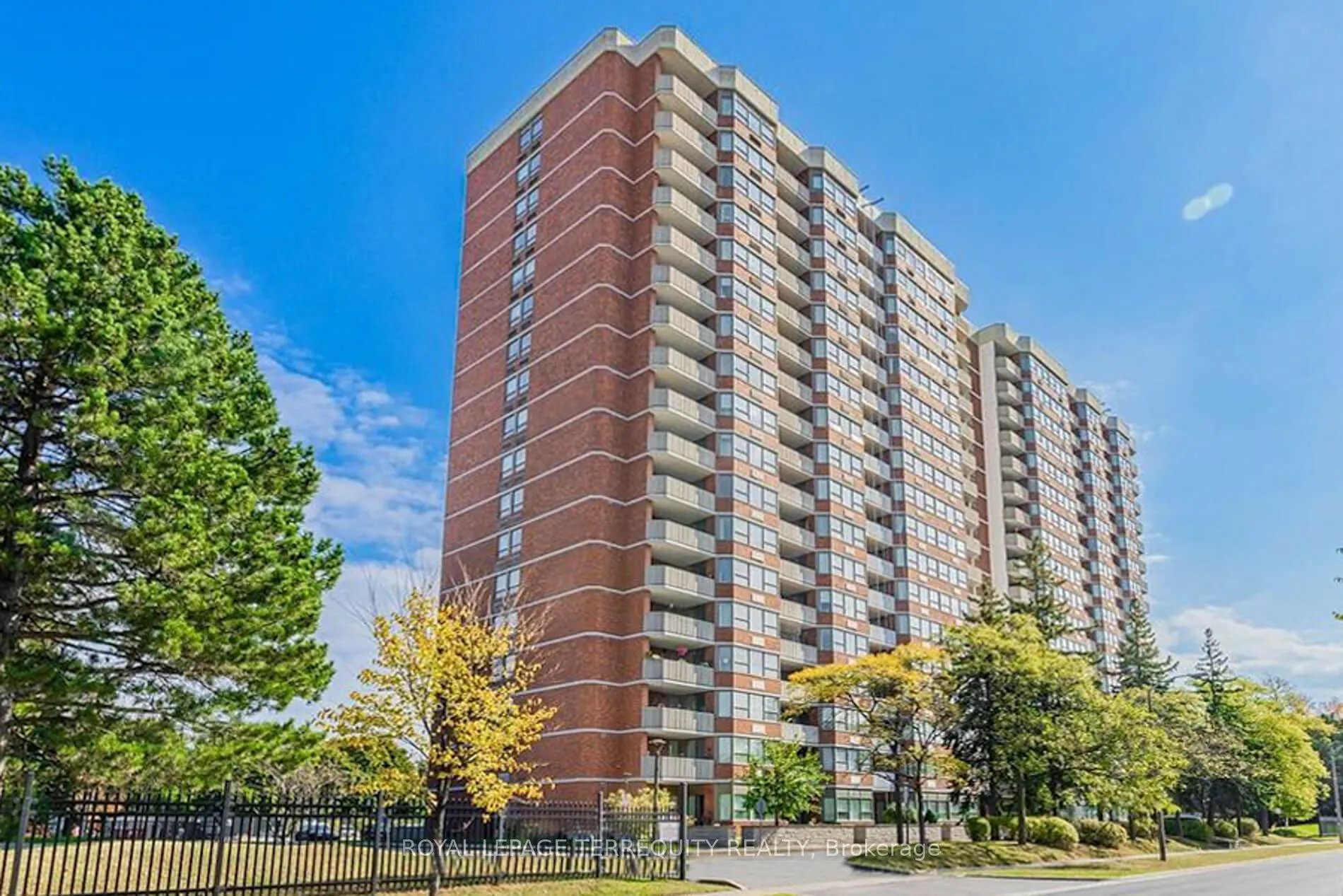 Photo 1 of Unit 1004, 121 Ling Road, Scarborough, West Hill — HOMEH
