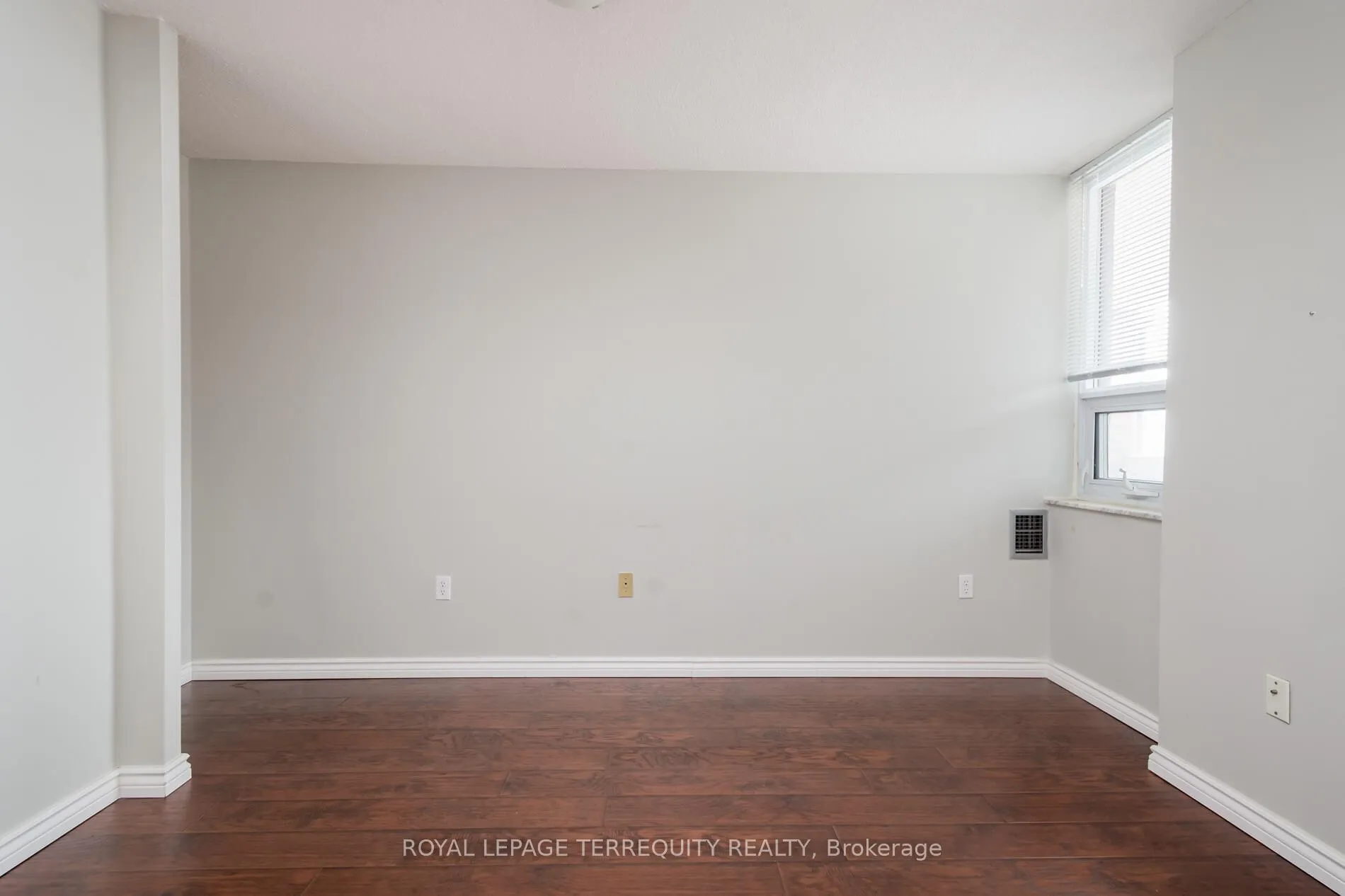 Photo 10 of Unit 1004, 121 Ling Road, Scarborough, West Hill — HOMEH