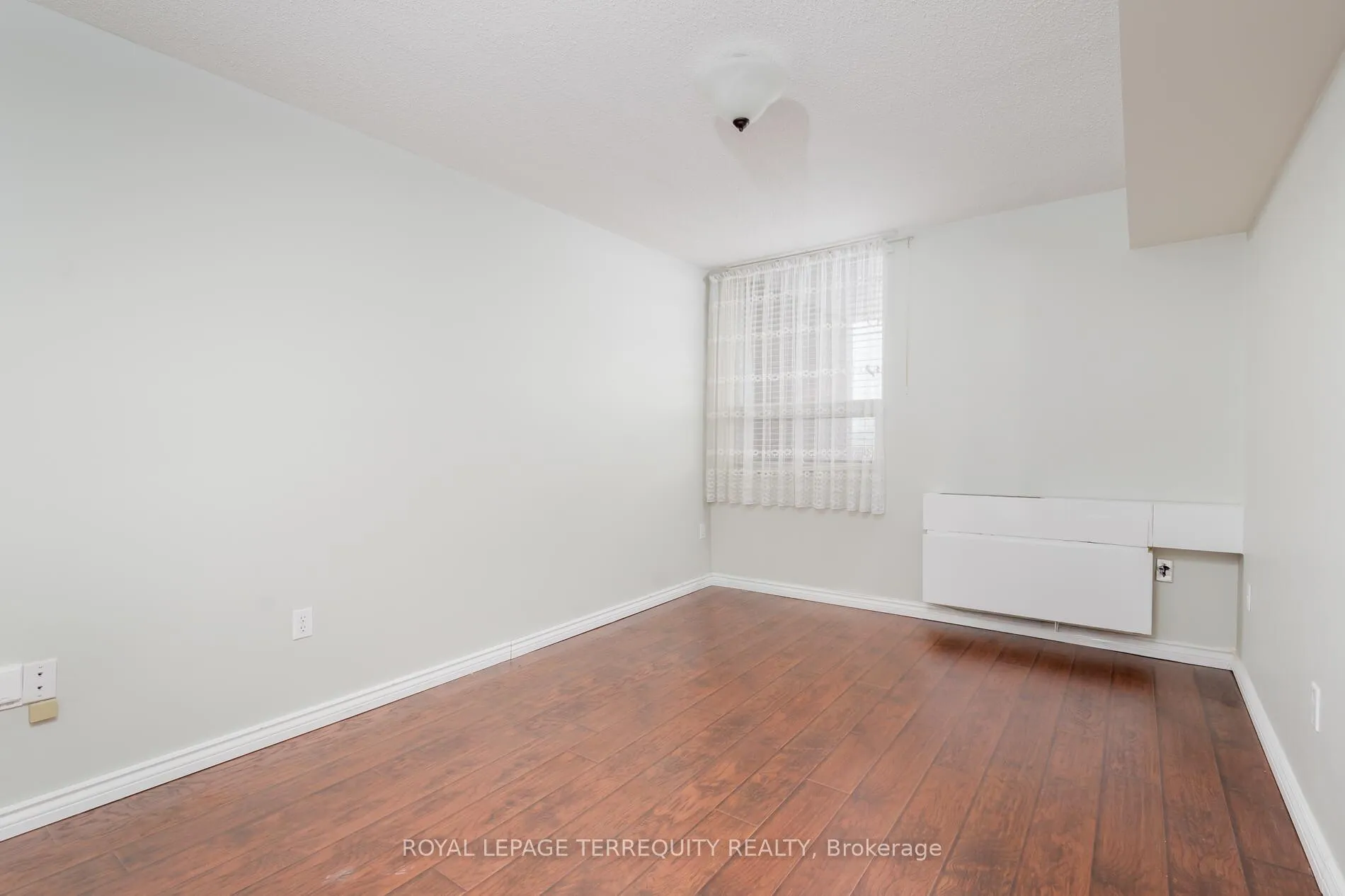 Photo 12 of Unit 1004, 121 Ling Road, Scarborough, West Hill — HOMEH