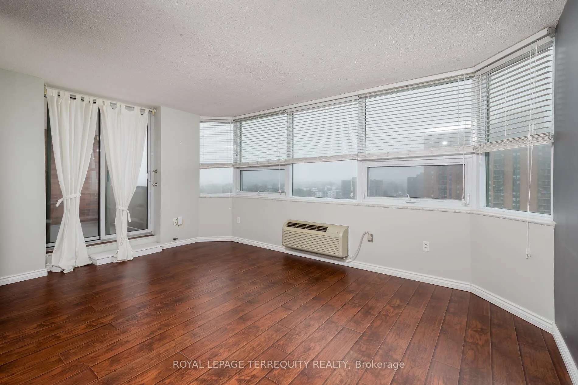 Photo 15 of Unit 1004, 121 Ling Road, Scarborough, West Hill — HOMEH
