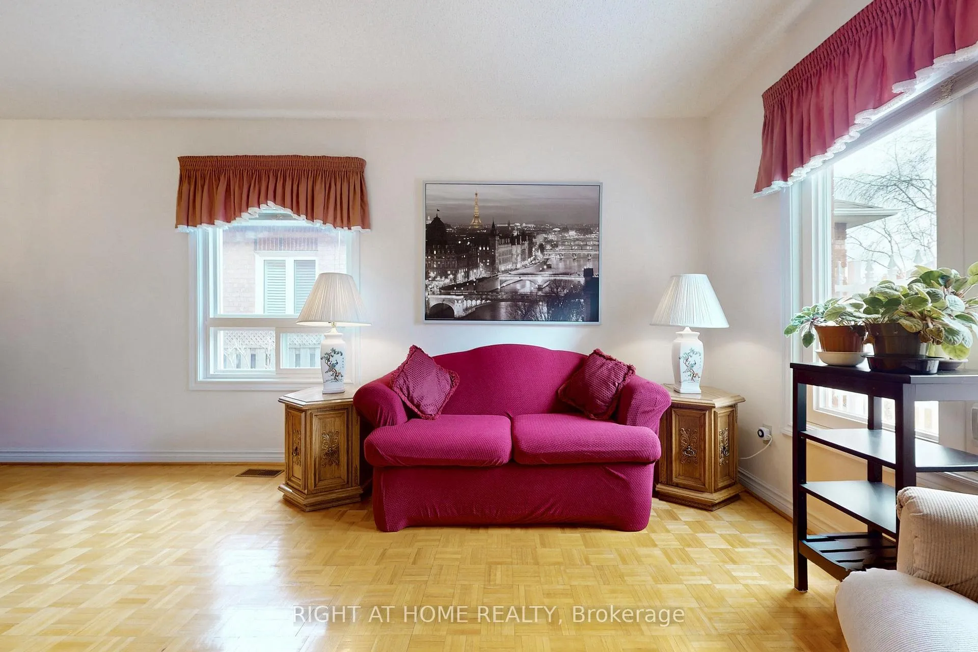 Photo 6 of 260 Avro Road, Vaughan, Maple — HOMEH