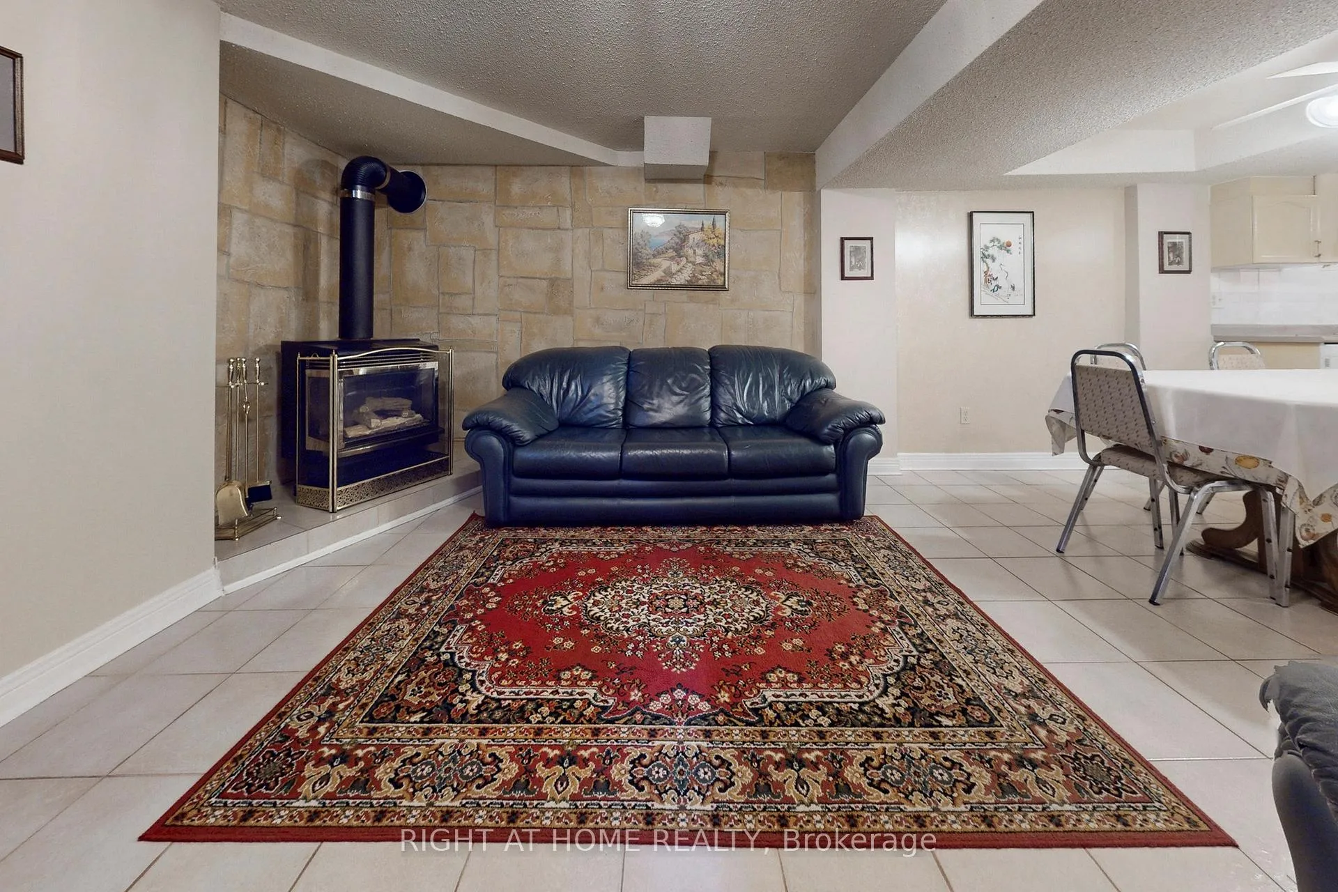 Photo 24 of 260 Avro Road, Vaughan, Maple — HOMEH