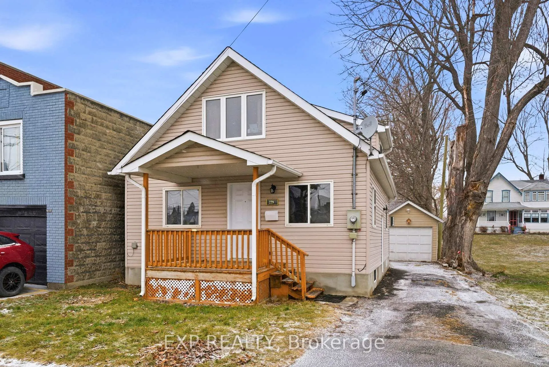 Photo 1 of 229 Fourth Street W, Cornwall — HOMEH