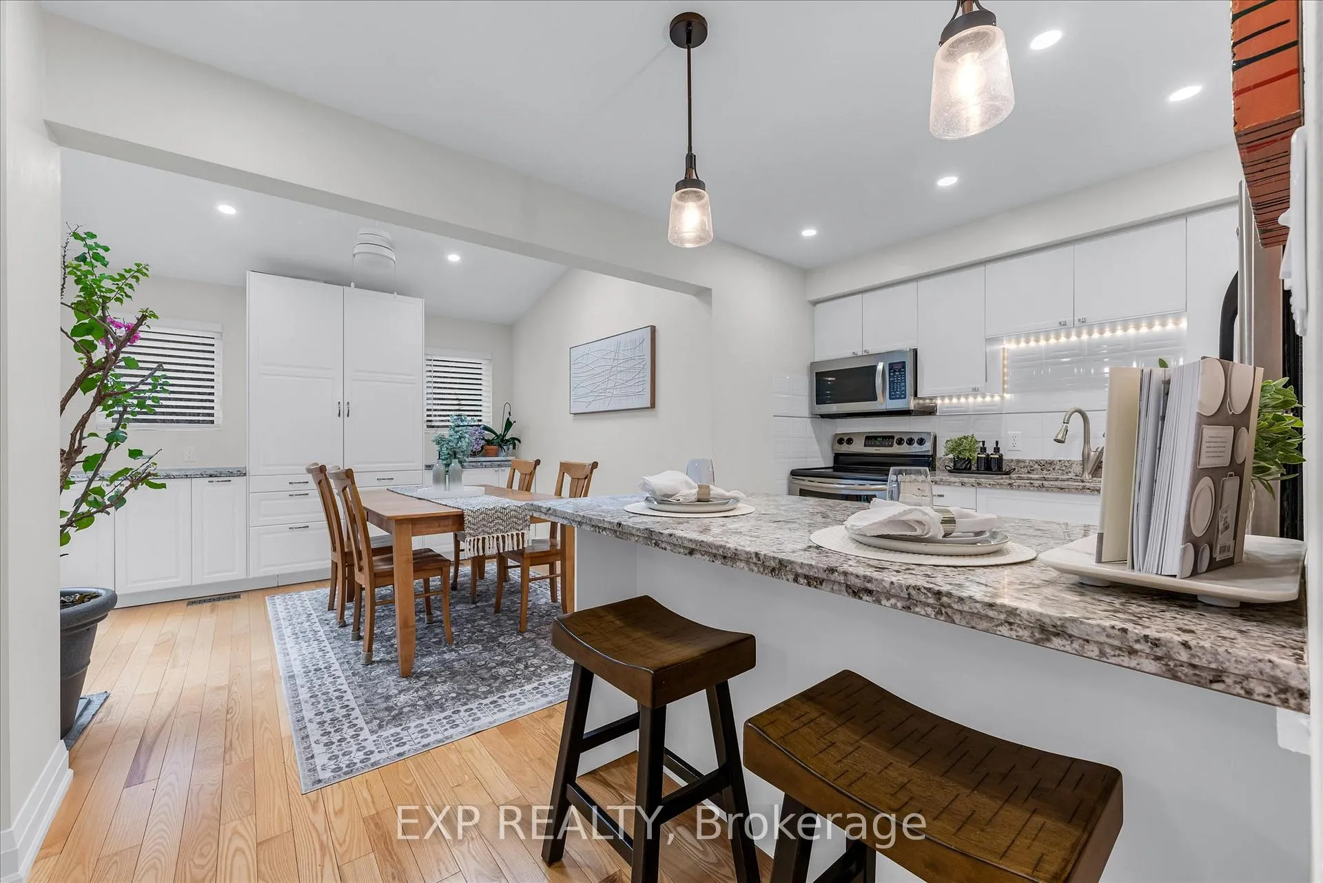Photo 15 of 23 Hedge Lawn Drive, Grimsby, Grimsby East — HOMEH