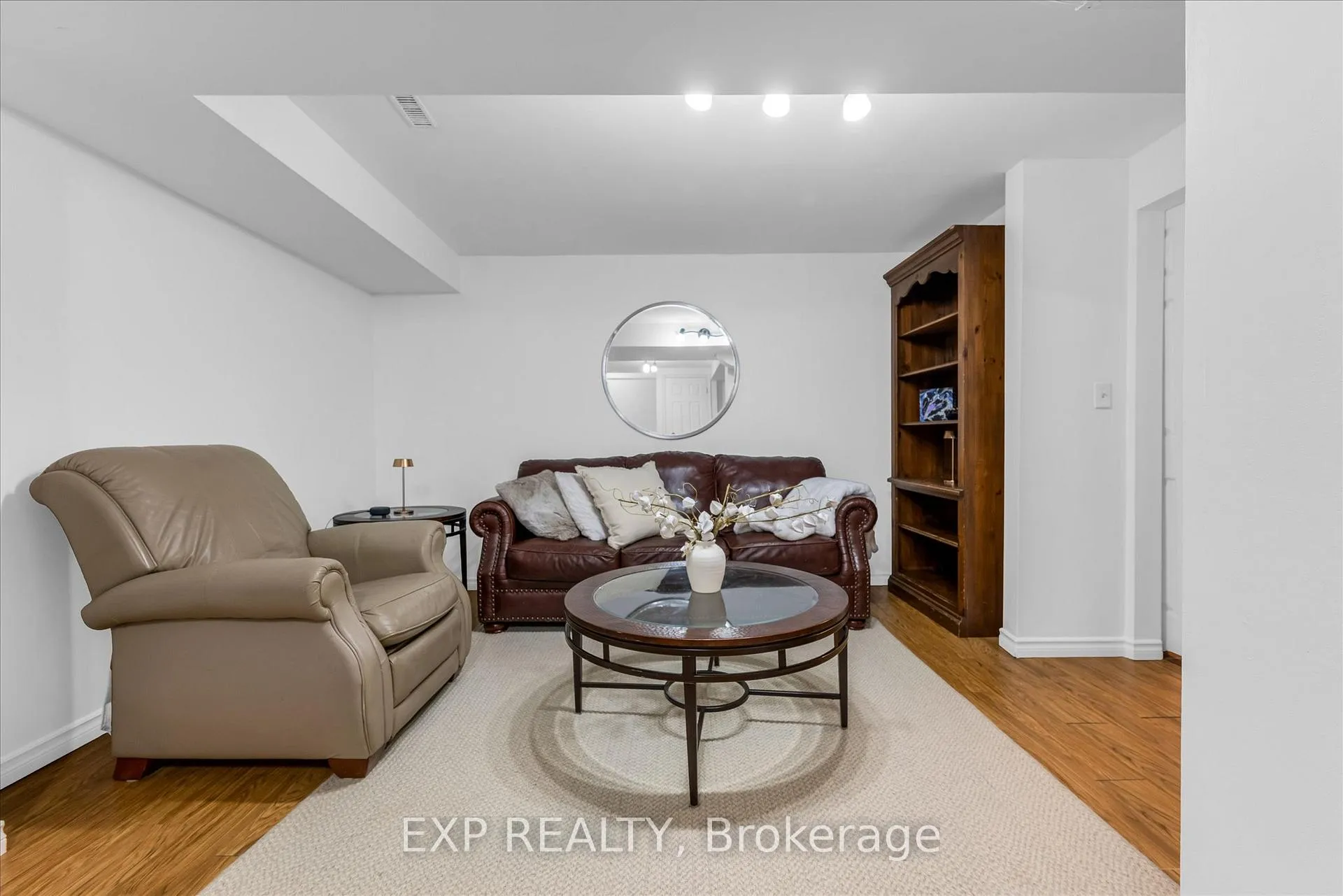 Photo 31 of 23 Hedge Lawn Drive, Grimsby, Grimsby East — HOMEH