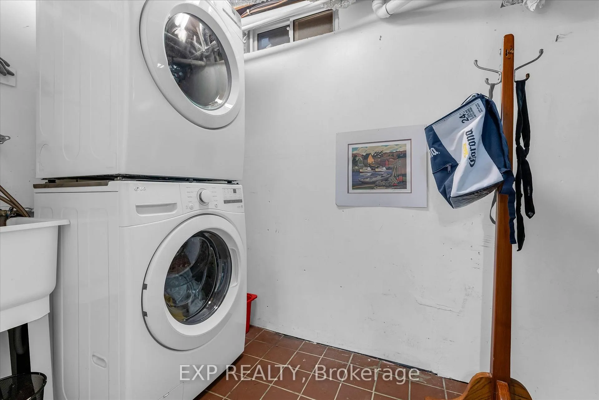 Photo 33 of 23 Hedge Lawn Drive, Grimsby, Grimsby East — HOMEH
