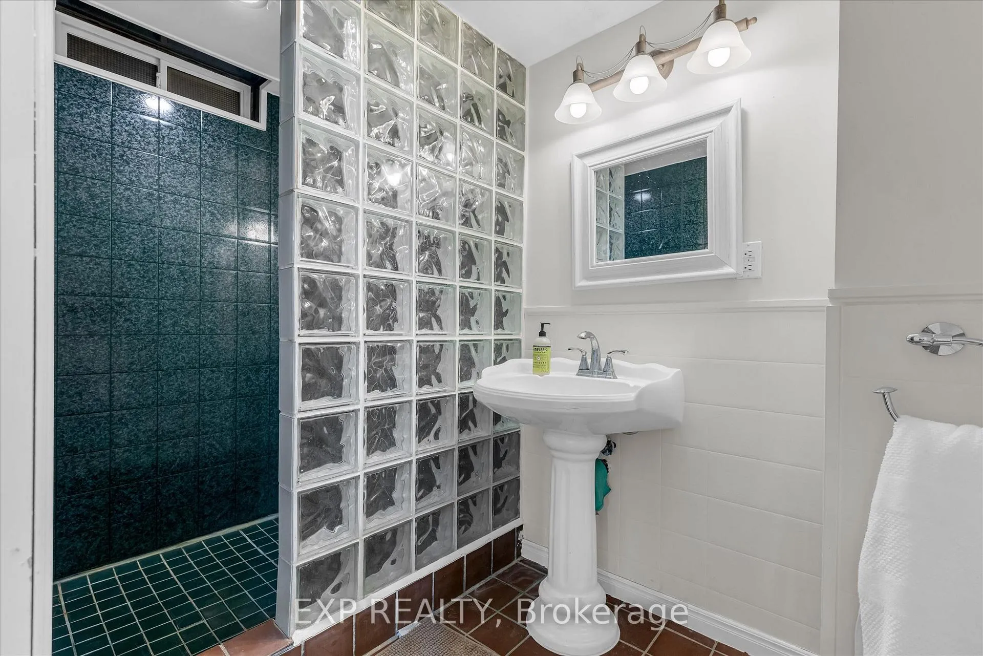 Photo 34 of 23 Hedge Lawn Drive, Grimsby, Grimsby East — HOMEH