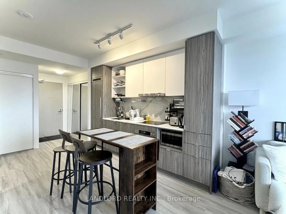 Photo 2 of Unit 7102, 55 Cooper Street, Toronto, Waterfront Communities — HOMEH