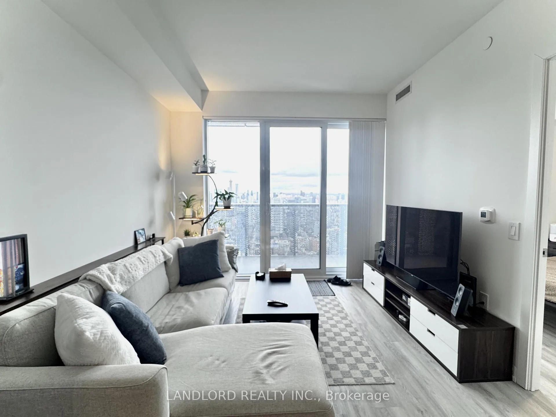 Photo 6 of Unit 7102, 55 Cooper Street, Toronto, Waterfront Communities — HOMEH