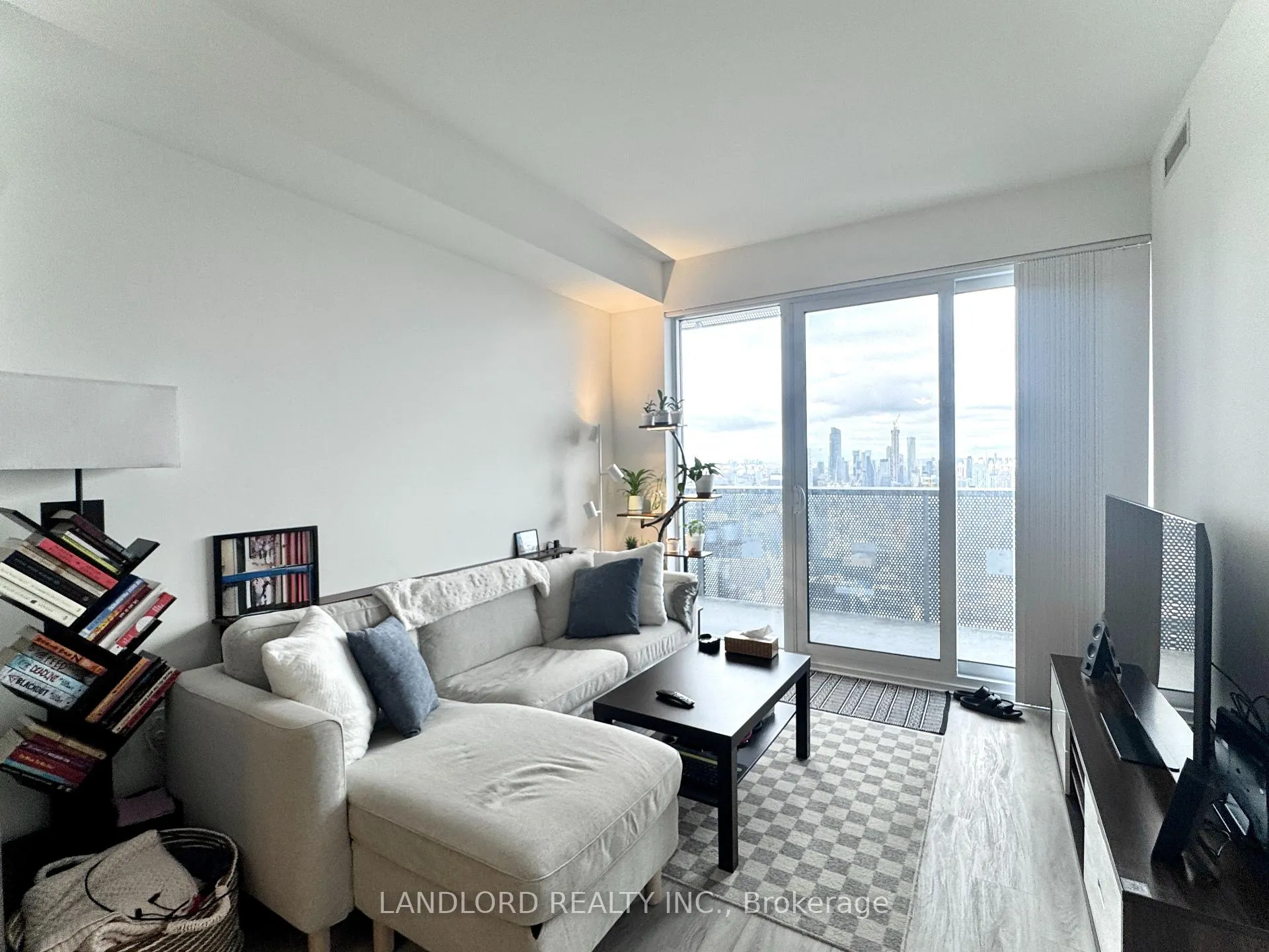 Photo 7 of Unit 7102, 55 Cooper Street, Toronto, Waterfront Communities — HOMEH