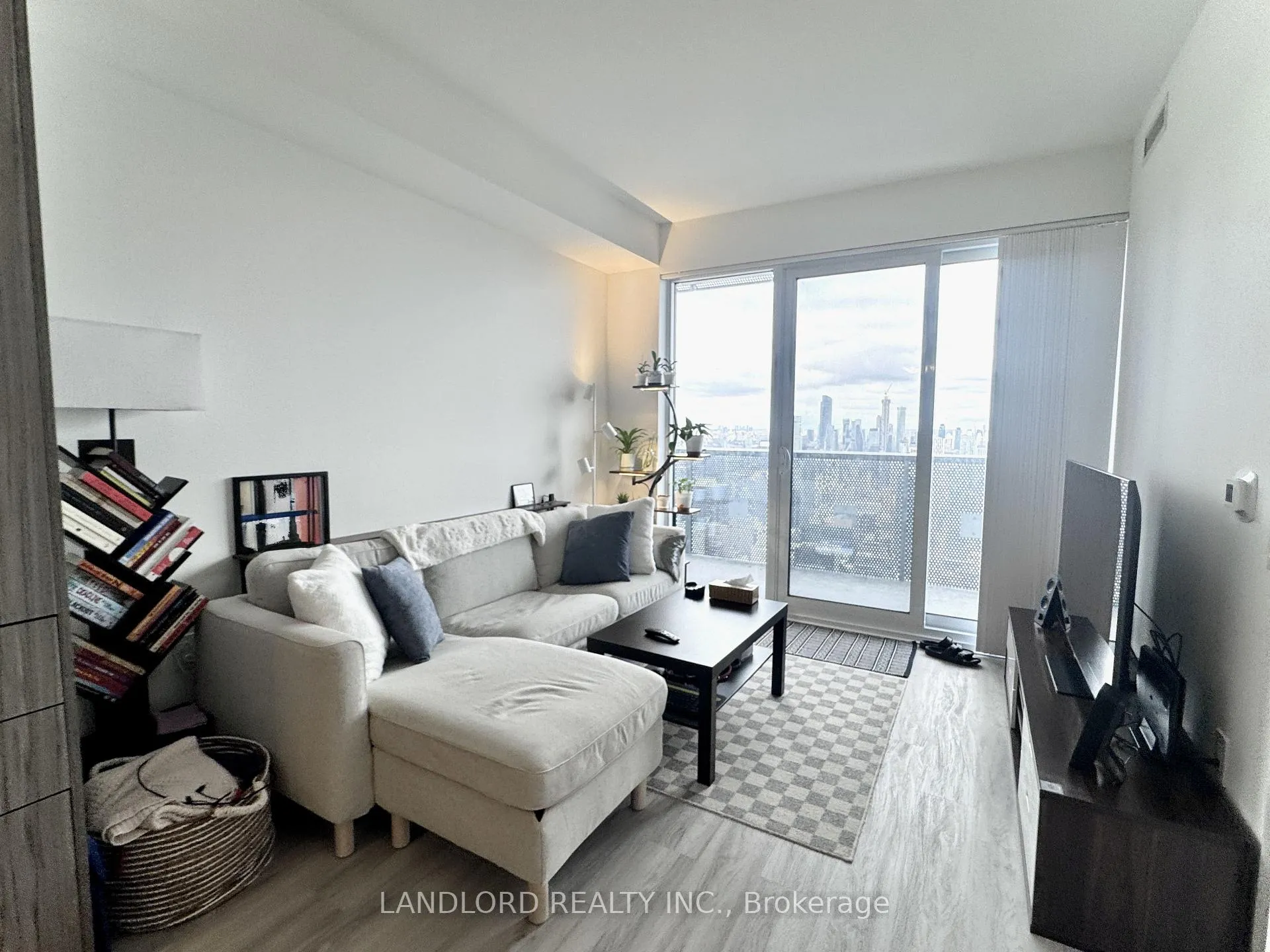 Photo 8 of Unit 7102, 55 Cooper Street, Toronto, Waterfront Communities — HOMEH