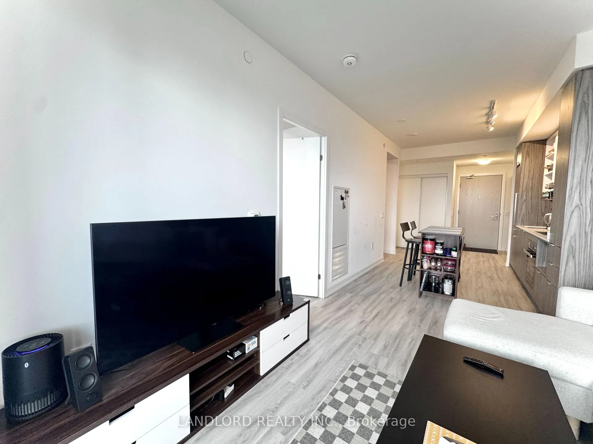 Photo 9 of Unit 7102, 55 Cooper Street, Toronto, Waterfront Communities — HOMEH