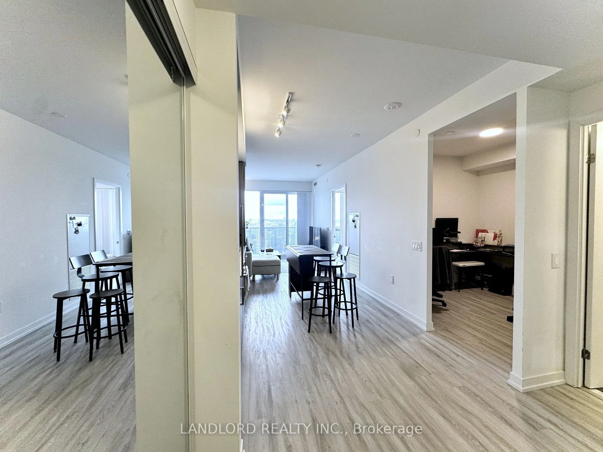 Photo 10 of Unit 7102, 55 Cooper Street, Toronto, Waterfront Communities — HOMEH