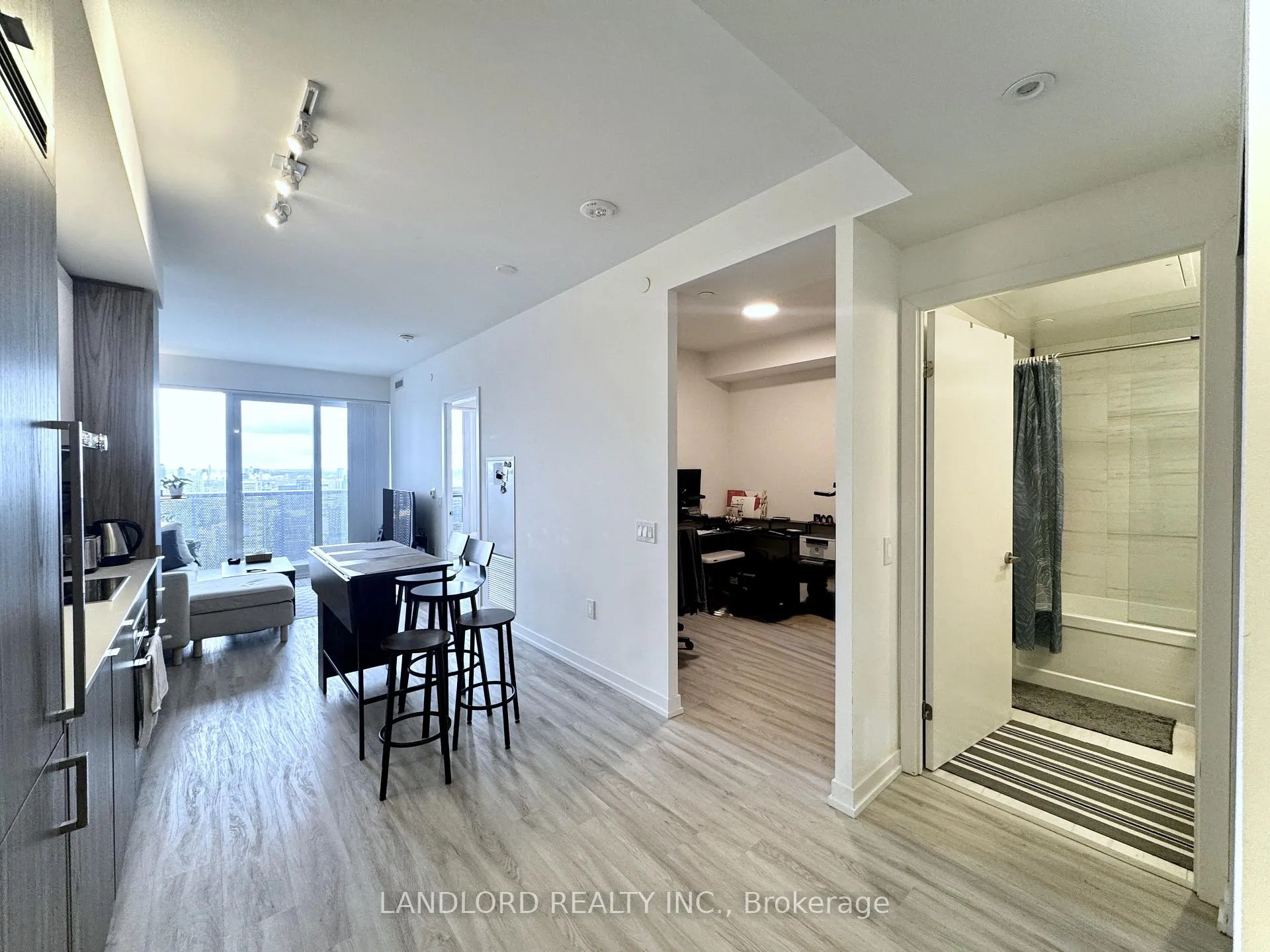 Photo 12 of Unit 7102, 55 Cooper Street, Toronto, Waterfront Communities — HOMEH