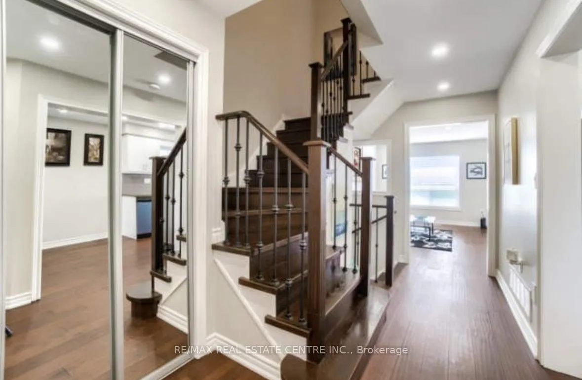 Photo 7 of 296 Pressed Brick Drive, Brampton, Brampton North — HOMEH