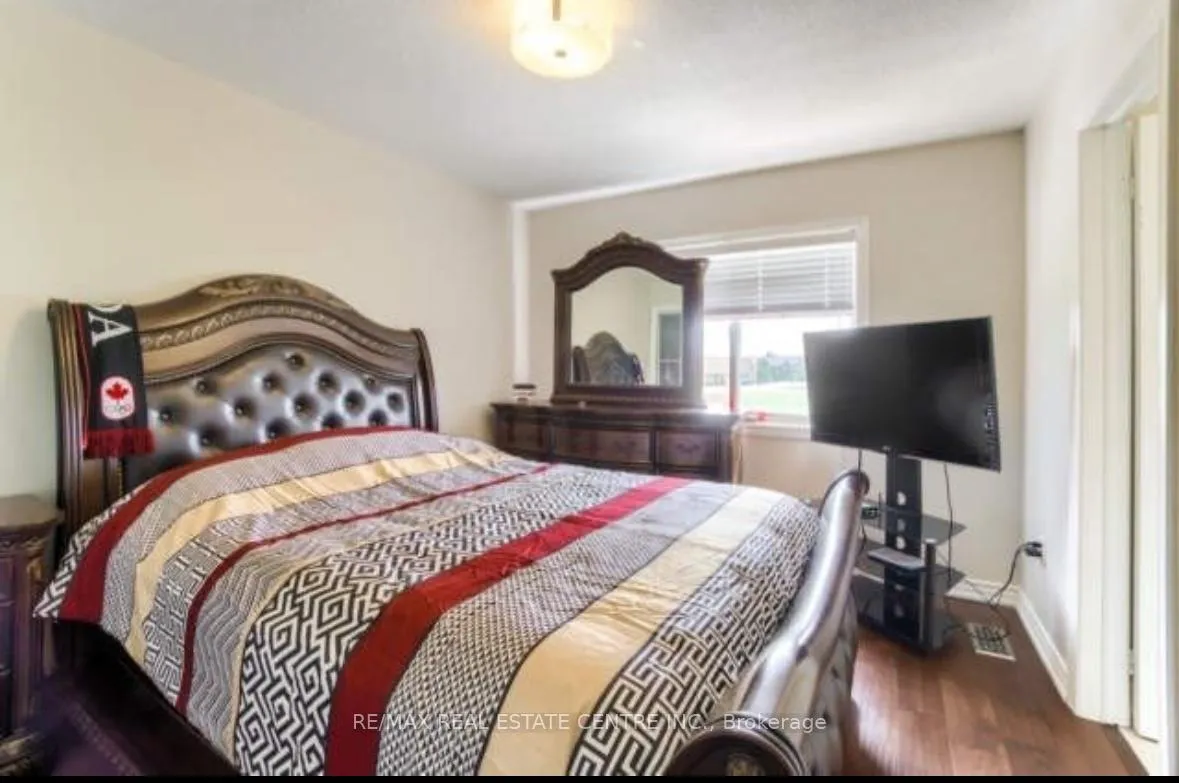 Photo 12 of 296 Pressed Brick Drive, Brampton, Brampton North — HOMEH