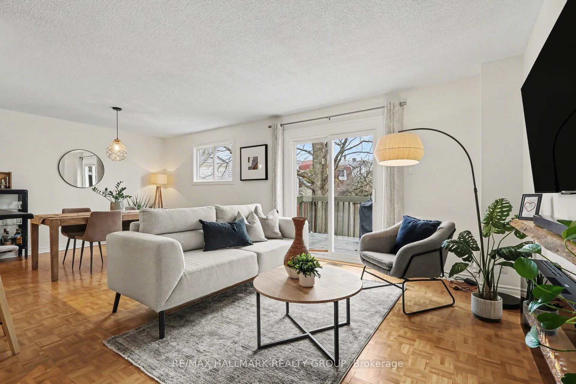 Photo 3 of Unit D, 77 Glen Park Drive, Ottawa, Blackburn Hamlet (South) — HOMEH